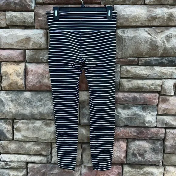 Athleta Chaturanga Leggings Women’s M Black White Stripe - Picture 6 of 9